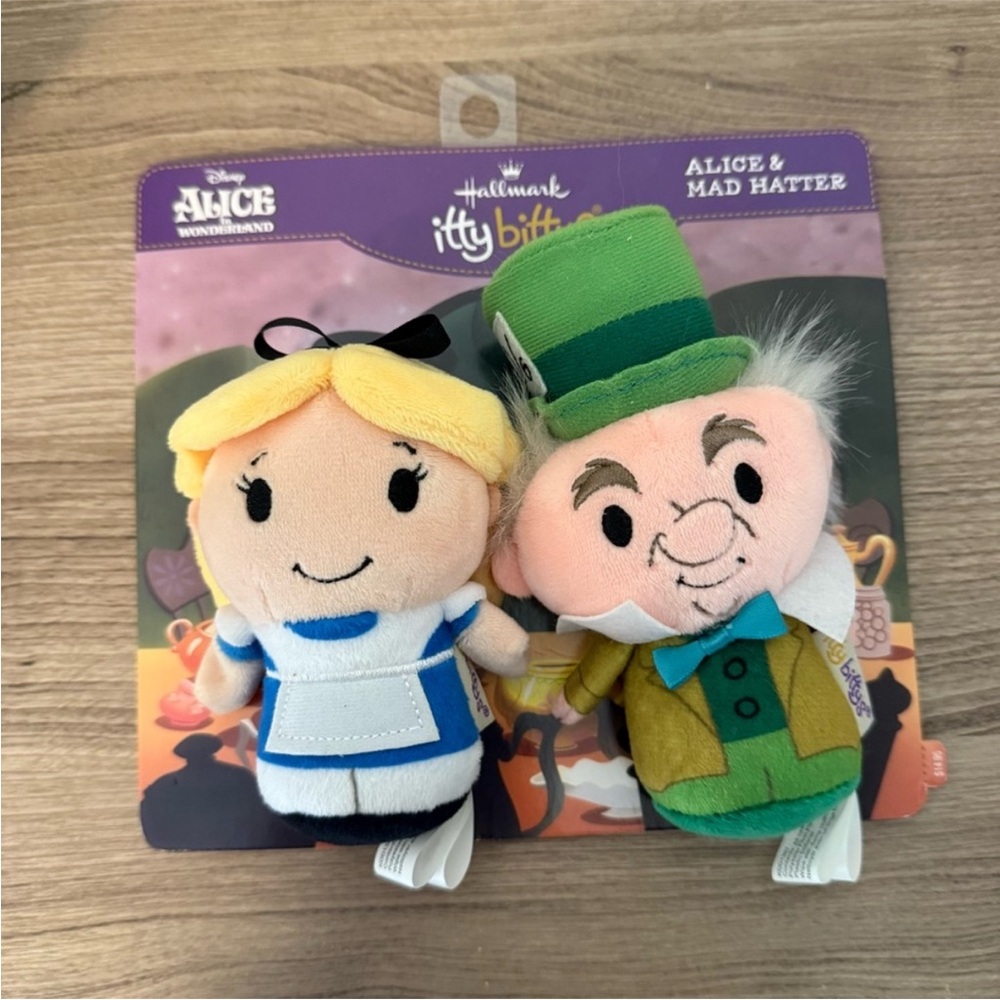 HALLMARK Alice in Wonderland Itty Bitty's - Alice & Mad Hatter